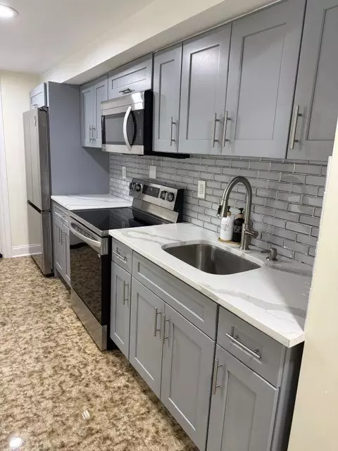 13532 Kew Gardens Rd, New York, NY 11418