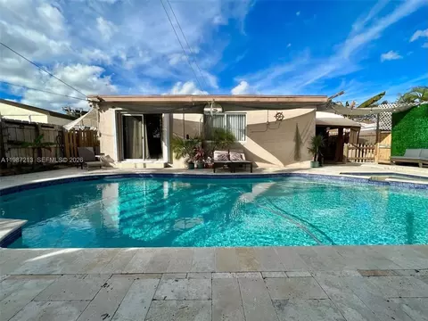 2040 NE 183rd St, North Miami Beach, FL 33179
