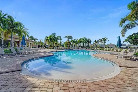 4764 Eucalyptus Dr, Hollywood, FL 33021