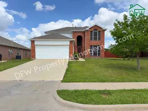 2805 Crater Lake Ln, Denton, TX 76210