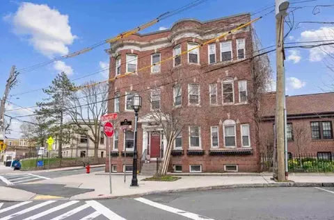 221 Shurtleff St #6, Chelsea, MA 02150