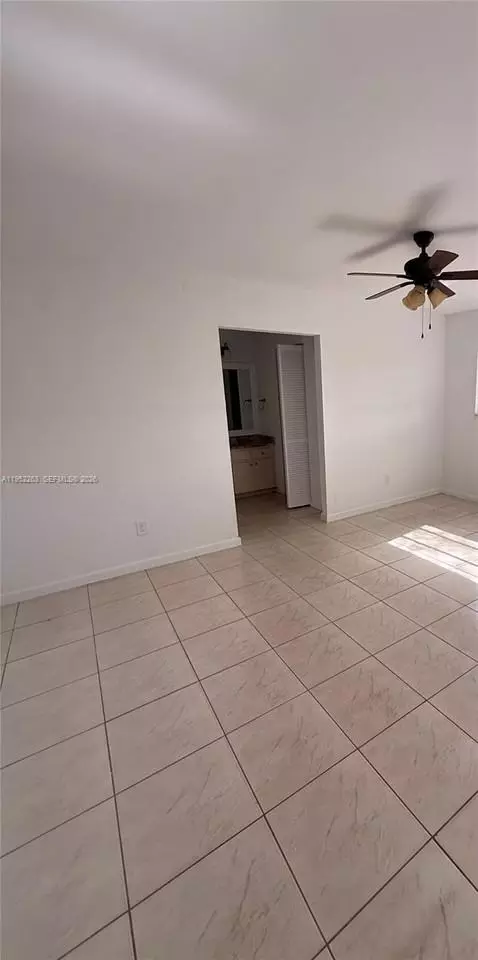 11041 SW 140th Ave, Miami, FL 33186