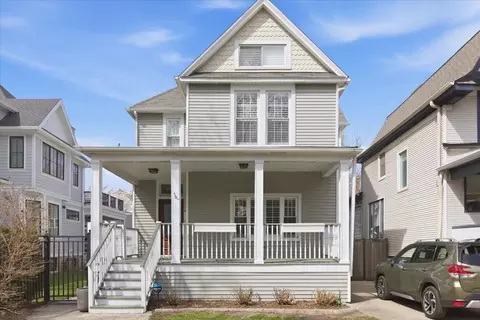 1828 W Berenice Ave, Chicago, IL 60613