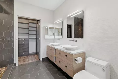 913 NW 45th Ter #913, Plantation, FL 33317
