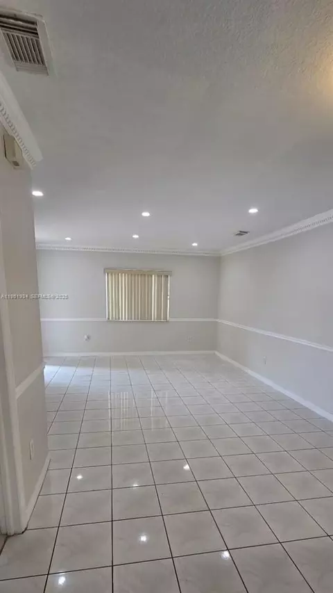 7640 NW 182nd Ter #108, Hialeah, FL 33015