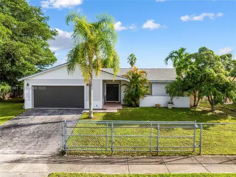 13040 SW 262nd Ln, Princeton, FL 33032