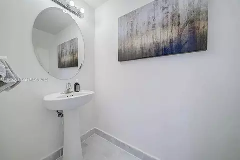 3371 W 106th Ter, Hialeah, FL 33018