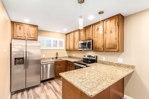 11640 N 51st Ave #216, Glendale, AZ 85304