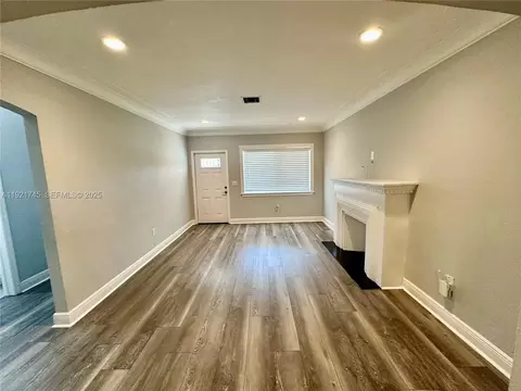 367 NW 153rd St, Golden Glades, FL 33169