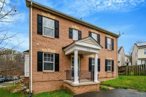 1121 Varney St SE, Washington, DC 20032