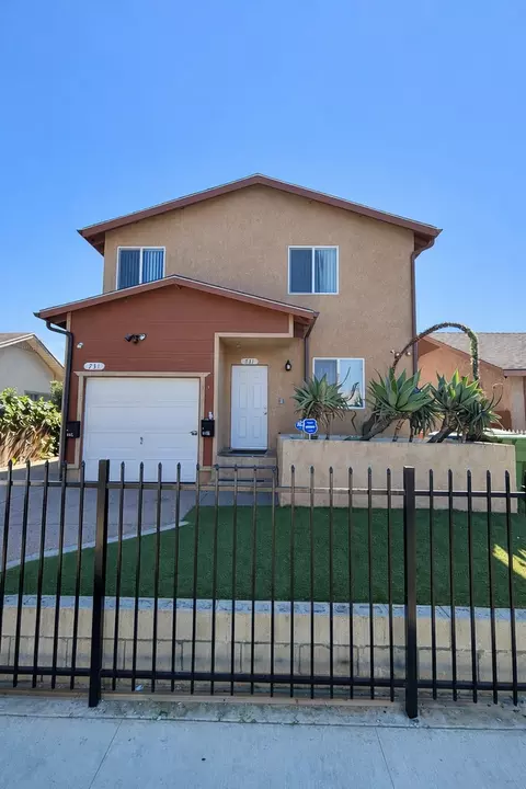 732 E 74th St, Los Angeles, CA 90001