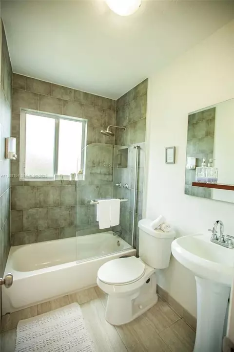 1050 NW 46th St #1050, Miami, FL 33127