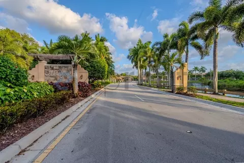 708 SW 147th Ave, Pembroke Pines, FL 33027