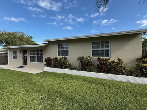 1498 SW 47th Ave, Broadview Park, FL 33317
