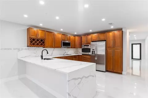 9080 NW 23rd St, Coral Springs, FL 33065