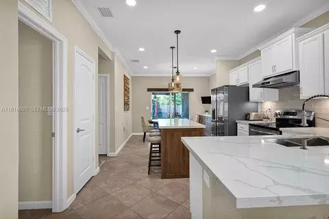 8986 SW 214th Ter, Cutler Bay, FL 33189