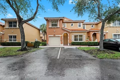 8511 NW 141st Ter #405, Miami Lakes, FL 33016