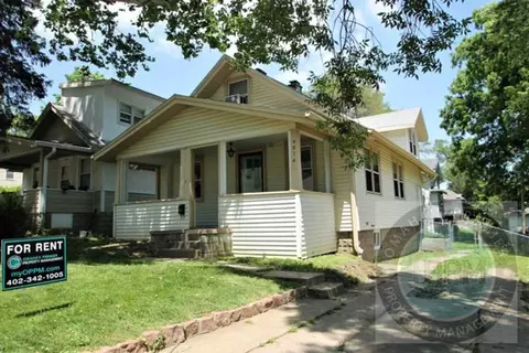 4874 Maple St, Omaha, NE 68104