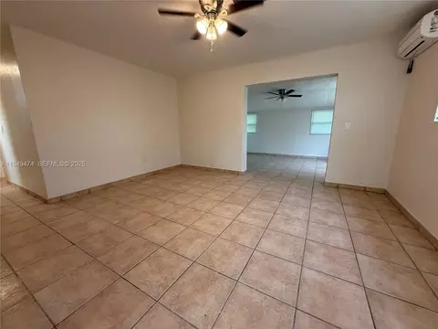 641 N 70th Ave, Hollywood, FL 33024