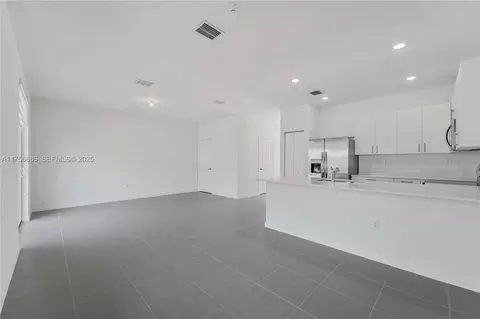 701 SE 13th Street Cir, Homestead, FL 33034