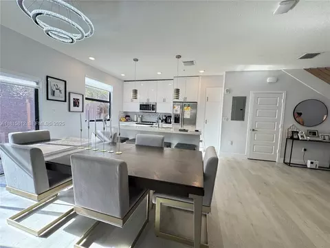 10413 NW 82nd St #3, Doral, FL 33178