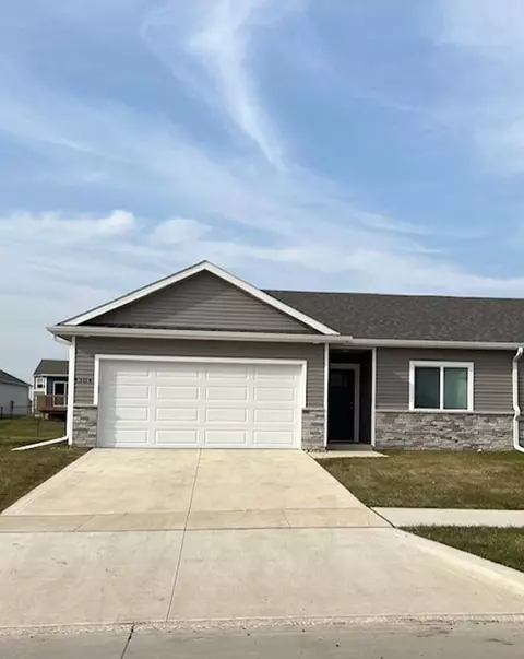 1016 35th Ct SE, Altoona, IA 50009