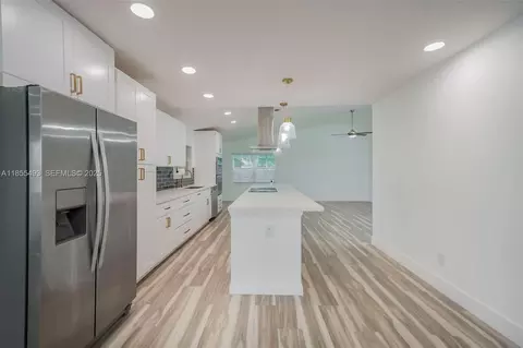 6955 NW 18th St, Margate, FL 33063