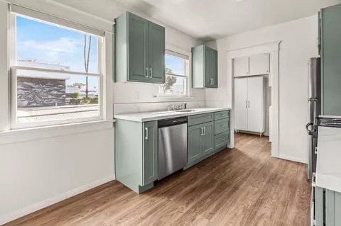 915 Civic Center Dr, Oceanside, CA 92054 photo 2