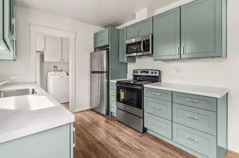 915 Civic Center Dr, Oceanside, CA 92054 photo 4