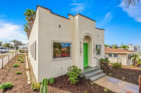 915 Civic Center Dr, Oceanside, CA 92054 photo 1