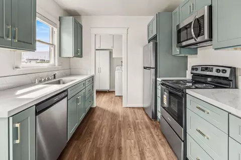 915 Civic Center Dr, Oceanside, CA 92054 photo 3