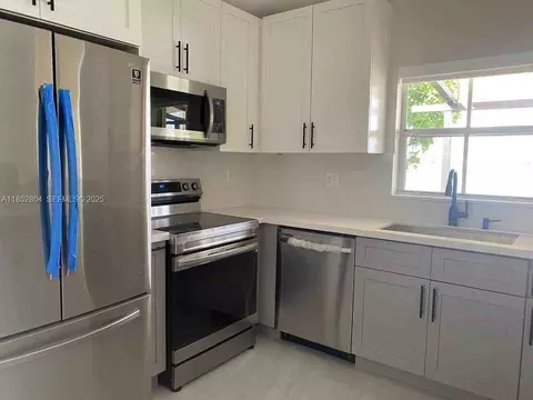 880 NW 123rd Ct #880, Tamiami, FL 33182