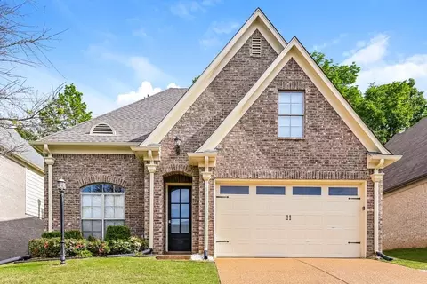 305 Garden Springs Dr, Oakland, TN 38060