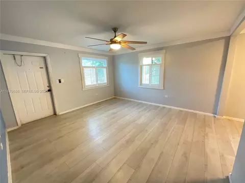 385 NW 129th St, North Miami, FL 33168