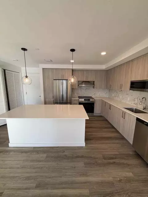 405 NW 6th St #C, Miami, FL 33136
