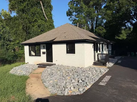 1520 Effingham Rd, Charlotte, NC 28208