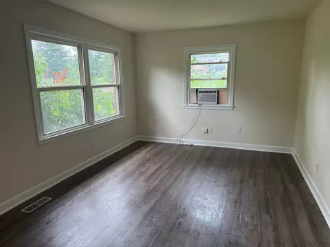 1520 Effingham Rd, Charlotte, NC 28208