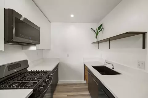 2561 W Avenue 30 #5, Los Angeles, CA 90065