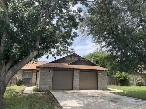5715 Lochmoor, San Antonio, TX 78244