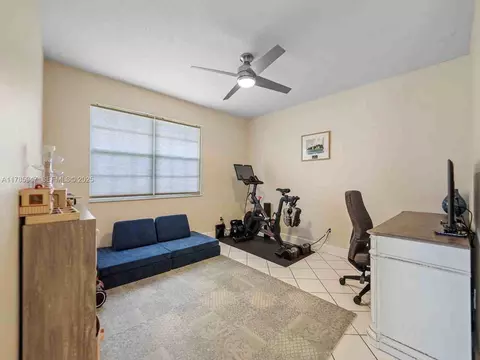 9441 SW 212th Ln, Cutler Bay, FL 33189