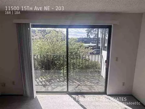 11500 15th Ave NE #203, Seattle, WA 98125