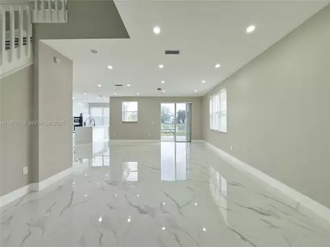 199 NW 152nd Ave, Pembroke Pines, FL 33028