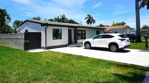 907 NE 3rd St, Hallandale Beach, FL 33009