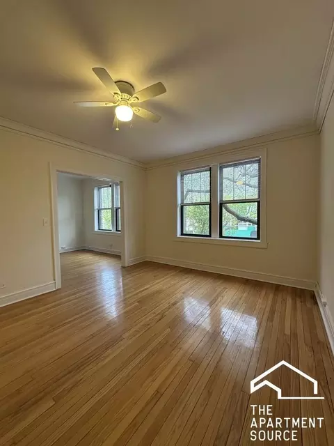 343 Park Ave #7, Glencoe, IL 60022