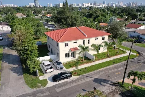 785 SW 7th St #B, Hallandale Beach, FL 33009
