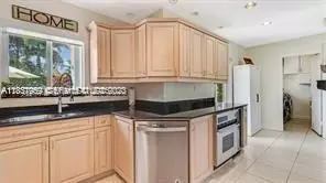 2632 NE 30th St, Fort Lauderdale, FL 33306