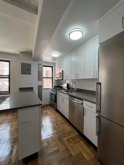 137 E 38th St #11D, New York, NY 10016