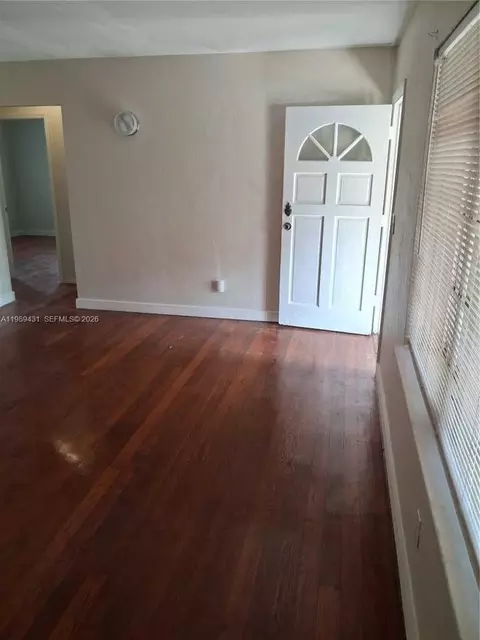 1043 NE 114th St, Biscayne Park, FL 33161