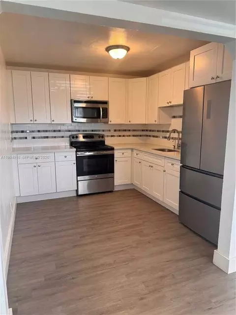 5721 SW 41st St, Pembroke Park, FL 33023