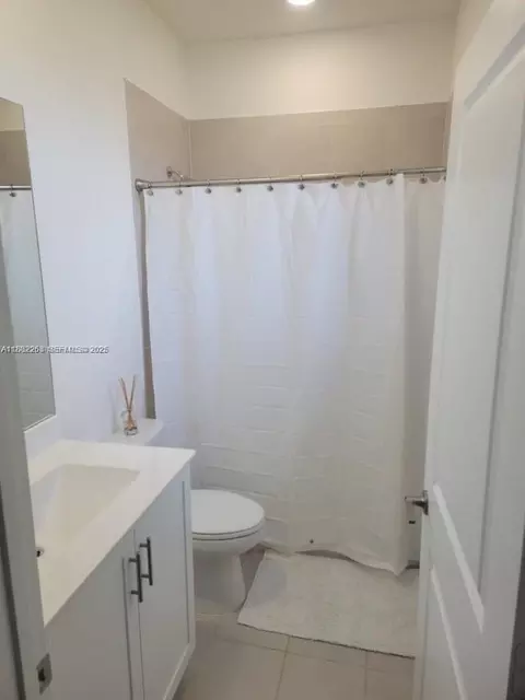 796 NE 208th Ter, Ives Estates, FL 33179
